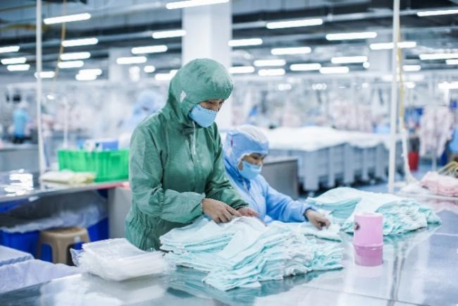 全面時代口罩生產(chǎn)過程