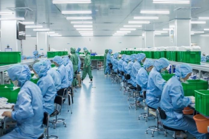 全面時代口罩生產(chǎn)車間