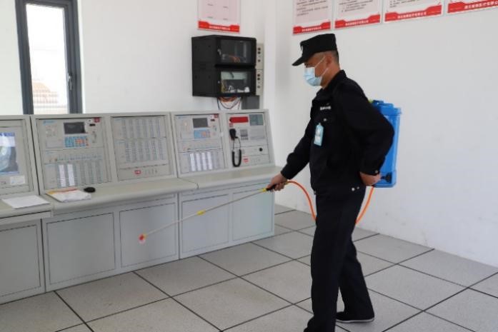 全面時代口罩生產(chǎn)園區(qū)消毒