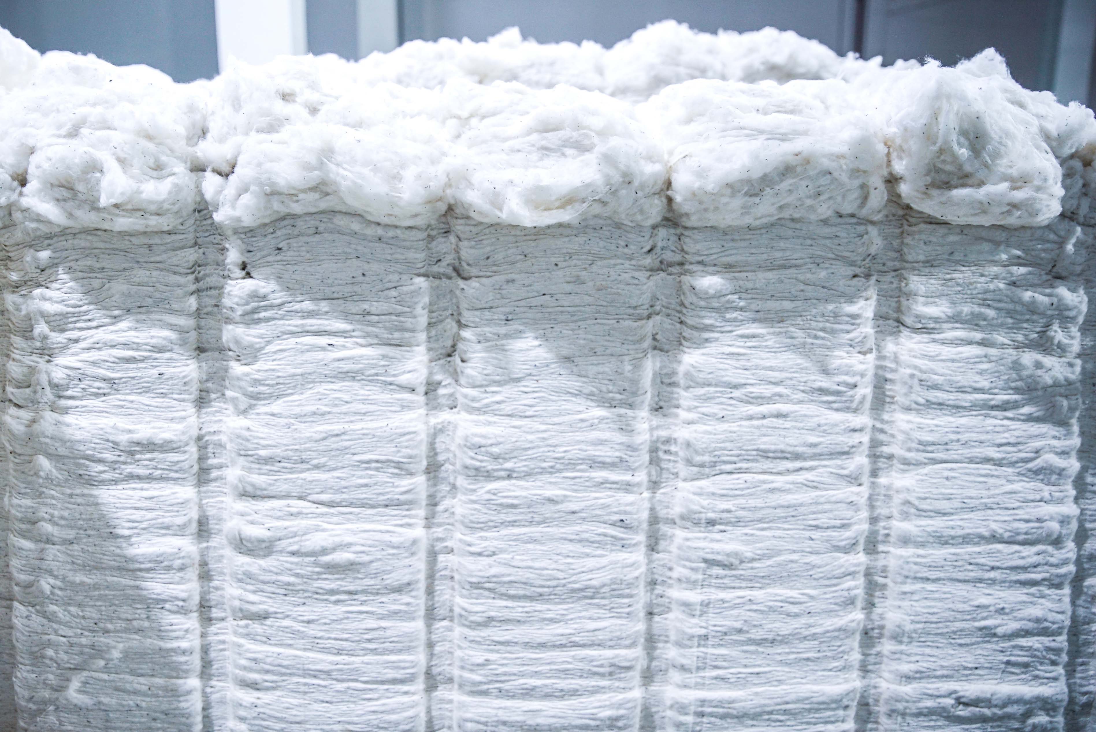 全棉時代生產(chǎn)線上的棉花